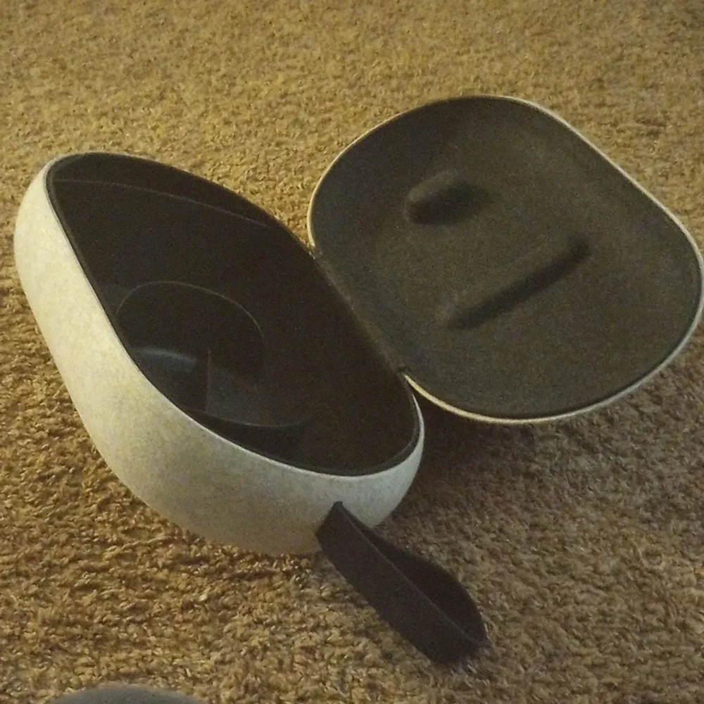 Oculus Quest 2 Headset